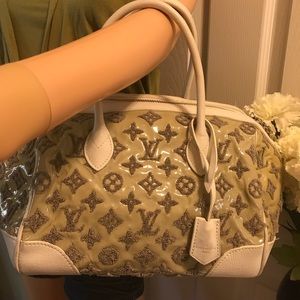 Authentic Louis Vuitton. Speedy round handbag